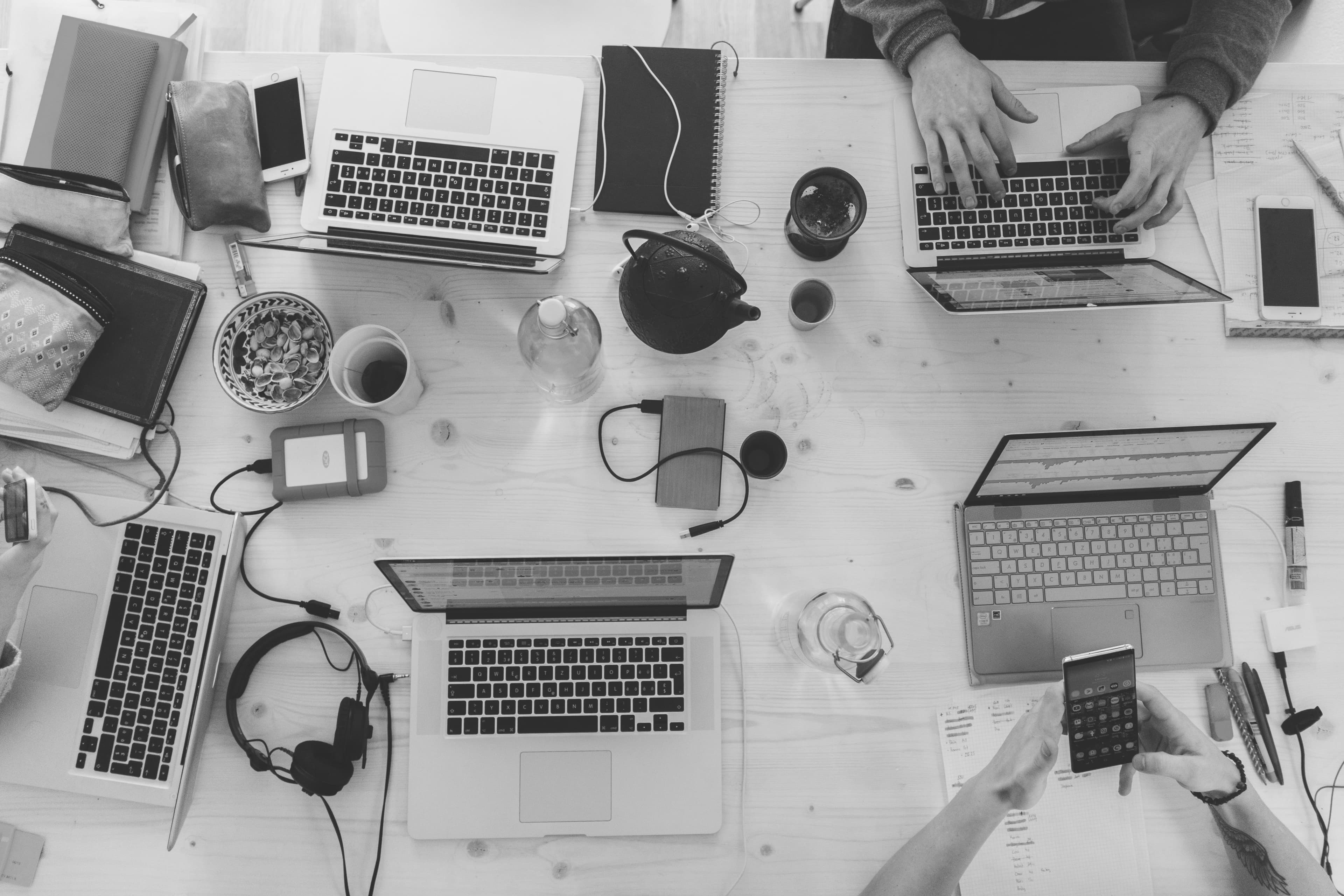 The Ultimate Guide to Choosing the Right Engineering Partner &#8211; A comprehensive guide on evaluating potential engineering partners with a checklist including Deqode’s strengths